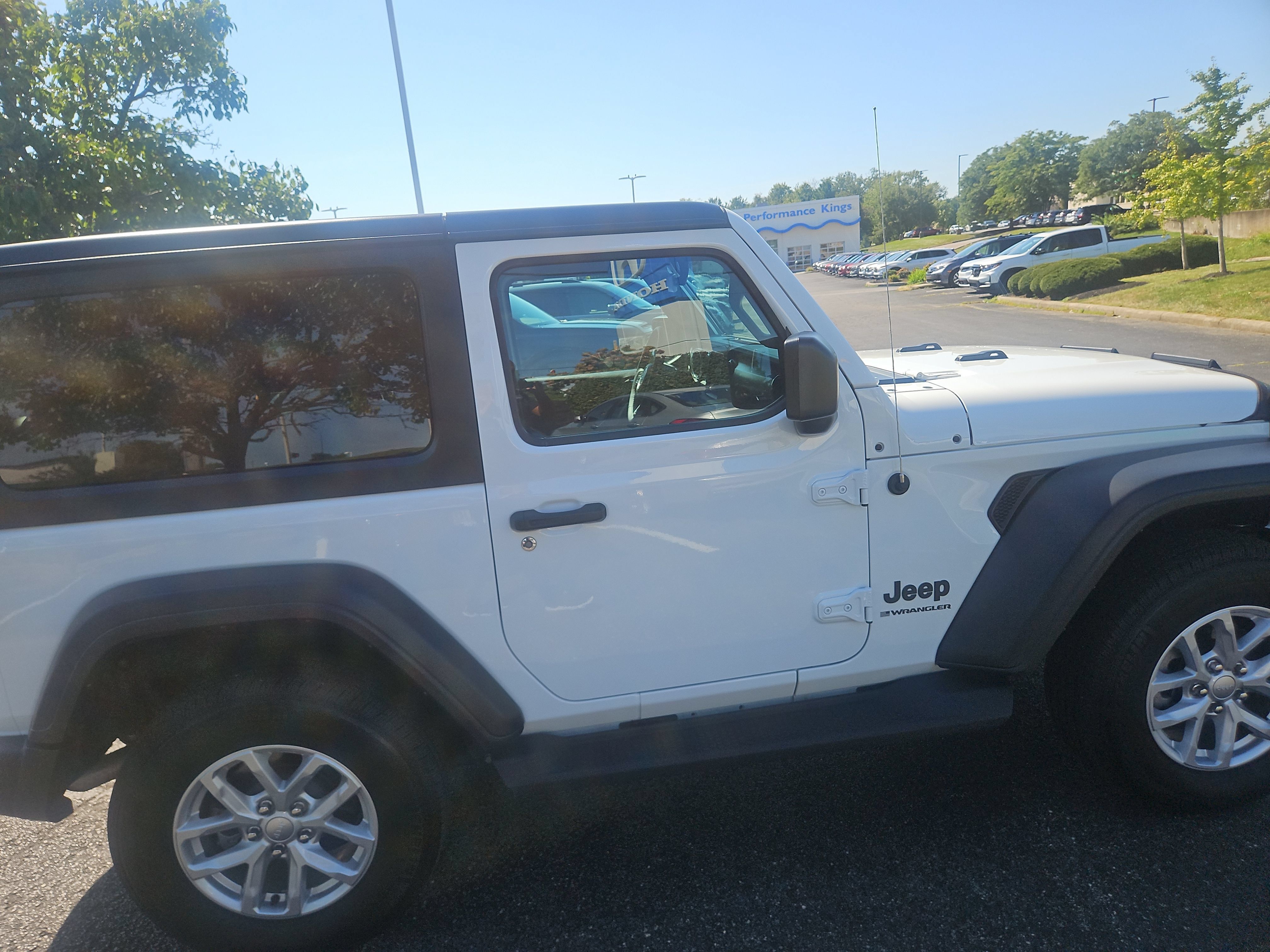 Used 2023 Jeep Wrangler Sport AWD/4WD image 15