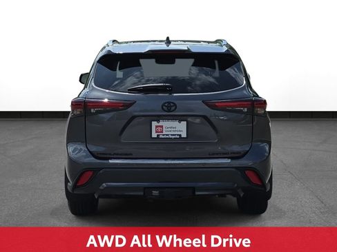 Certified 2024 Toyota Highlander Limited AWD/4WD image 8