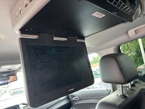 Used 2020 Chevrolet Suburban LT RWD image 33