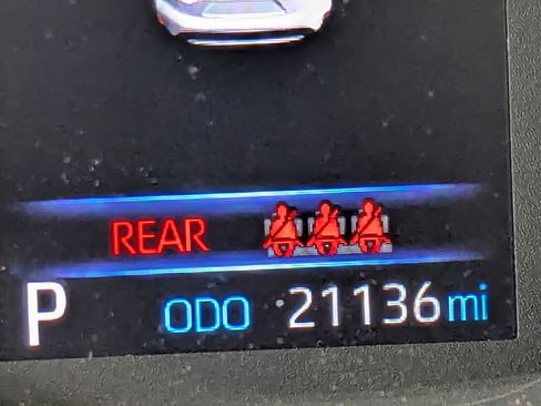 Used 2022 Toyota Corolla LE image 18