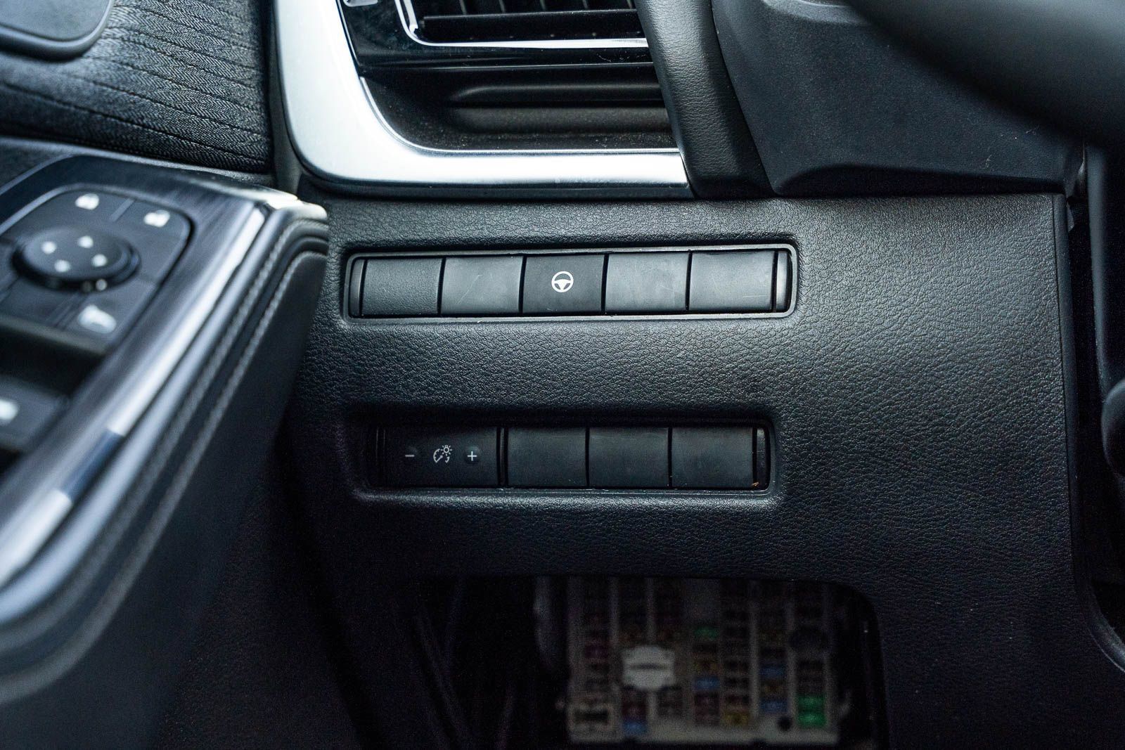 Used 2023 Nissan Rogue SV FWD image 26