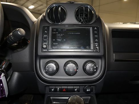 Used 2016 Jeep Patriot High Altitude image 10