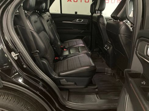 Used 2025 Ford Explorer ST-Line w/ ST-Line Street Pack AWD/4WD image 41