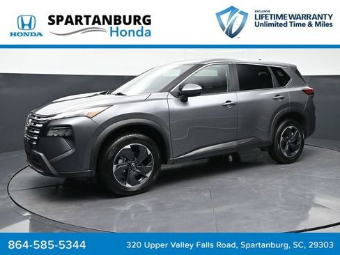 Used 2024 Nissan Rogue SV image 1