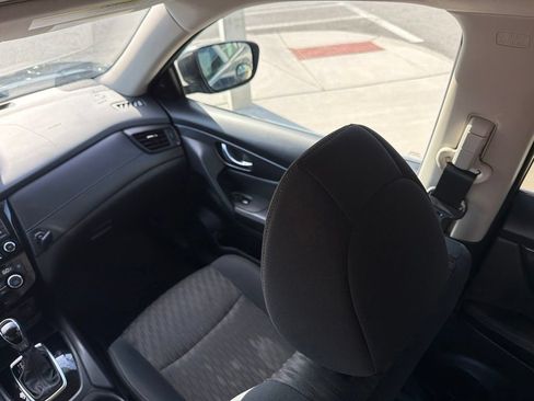 Used 2018 Nissan Rogue SV FWD image 18