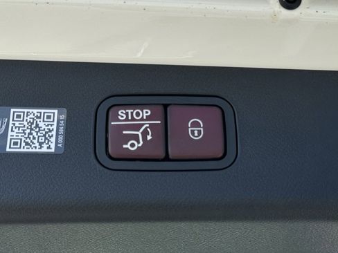 New 2025 Mercedes-Benz E 450 4MATIC All-Terrain Wagon image 11