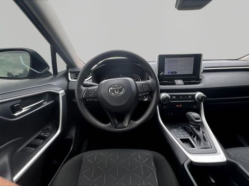 Used 2025 Toyota RAV4 XLE AWD/4WD image 8