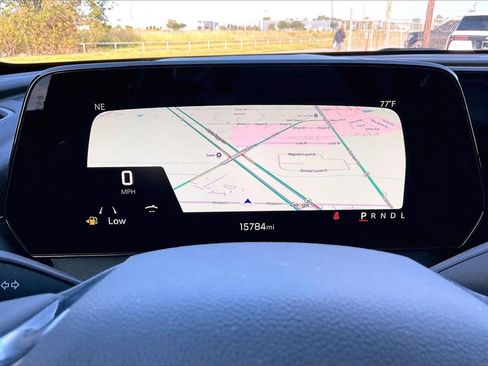 Certified 2025 Chevrolet Traverse LT image 12