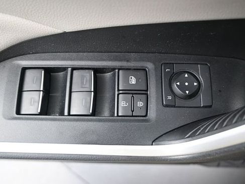 Used 2023 Toyota RAV4 XLE w/ Convenience Package FWD image 11