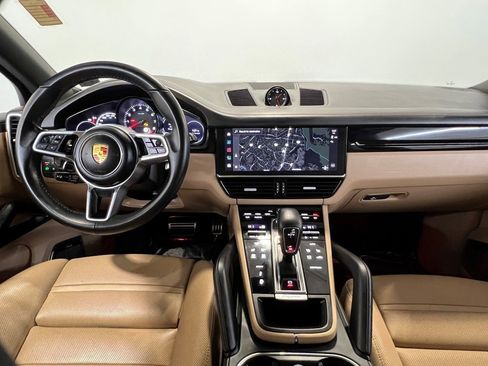 Used 2022 Porsche Cayenne S image 17