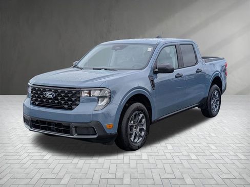 New 2025 Ford Maverick XLT image 2