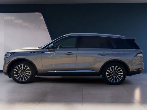 Used 2020 Lincoln Aviator Reserve w/ Equipment Group 201A image 2