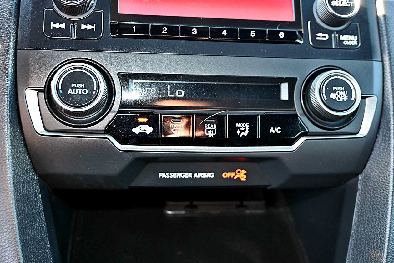 Used 2018 Honda Civic Sport image 22