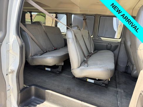 Used 2020 Chevrolet Express 3500 LT w/ LT Preferred Equipment Group RWD image 8