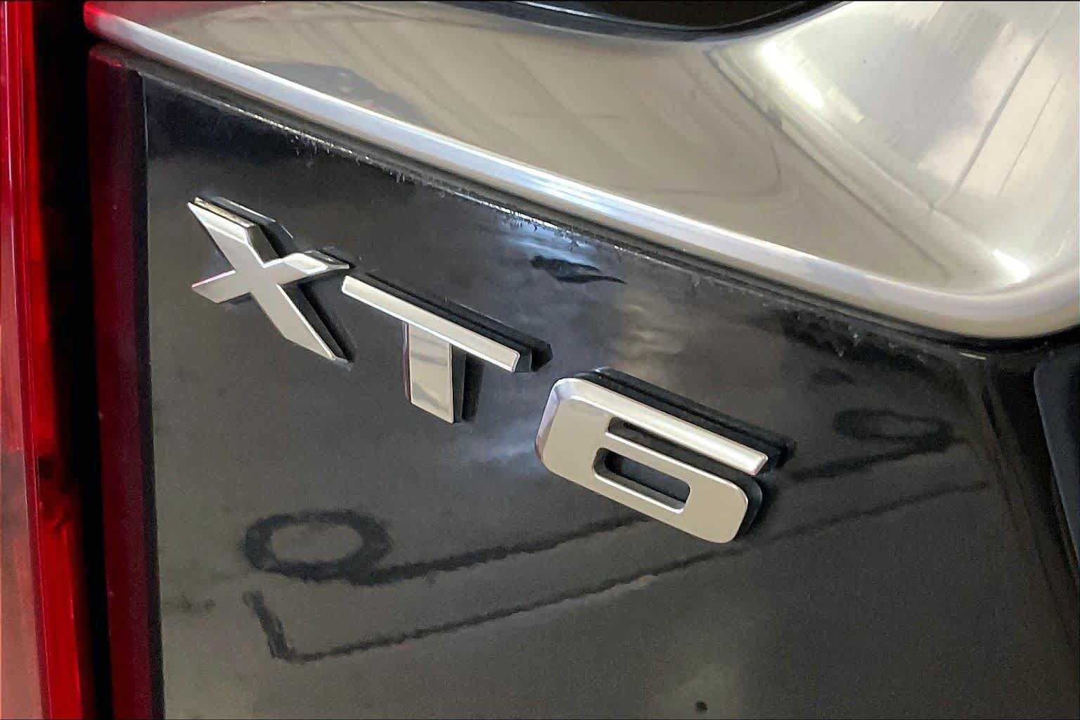 Used 2020 Cadillac XT6 Premium Luxury w/ Platinum Package FWD image 9