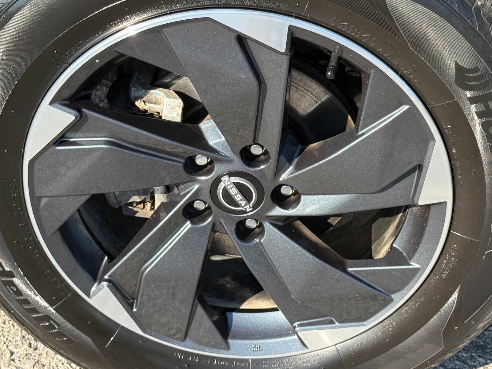 Used 2025 Nissan Rogue SV AWD/4WD image 45