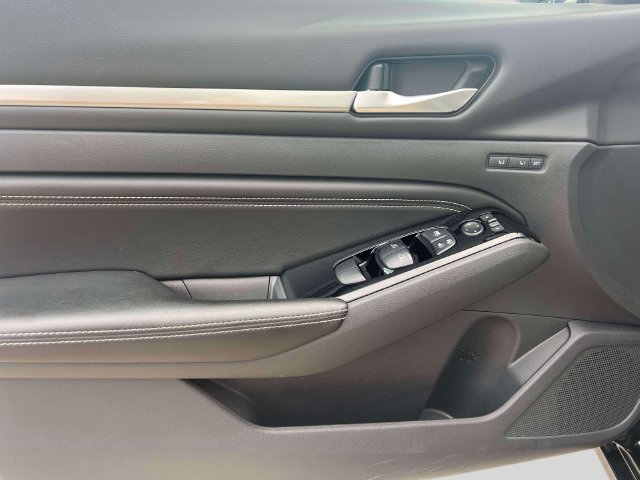 Used 2021 Nissan Altima 2.5 Platinum AWD/4WD image 18