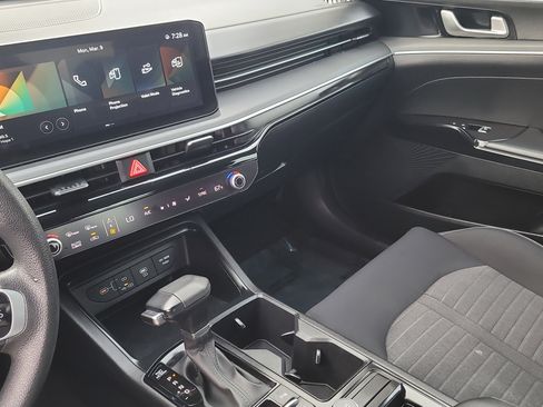 Used 2025 Kia K5 LXS image 19