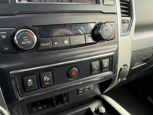 Used 2019 Nissan Titan PRO-4X w/ Pro-4x Convenience Package image 41