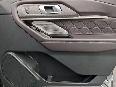 Used 2025 Ford Explorer Platinum w/ LUX Leather Package image 31