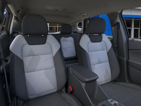 New 2026 Chevrolet Trax LS w/ LS Convenience Package FWD image 16
