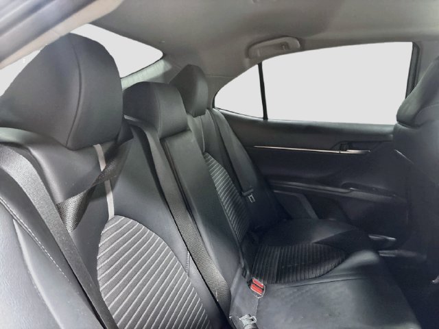 Used 2019 Toyota Camry SE FWD image 21