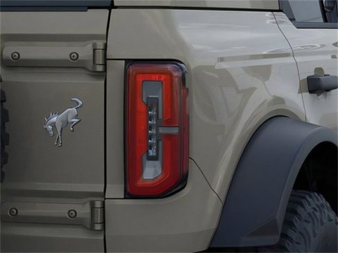 New 2025 Ford Bronco Badlands image 23