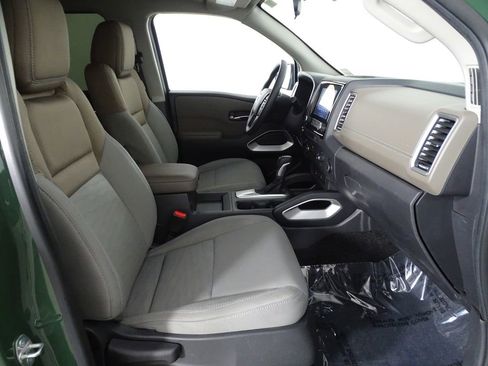 Used 2023 Nissan Frontier SV w/ Technology Package image 10