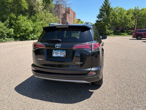 Used 2018 Toyota RAV4 LE w/ Carpet Mat Package AWD/4WD image 25
