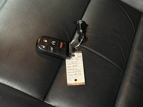 Used 2016 Jeep Grand Cherokee Limited image 37