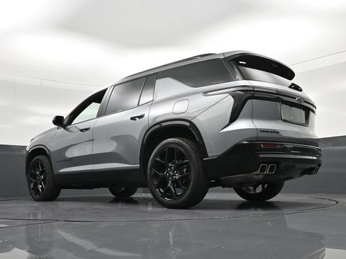 Used 2024 Chevrolet Traverse RS FWD image 27
