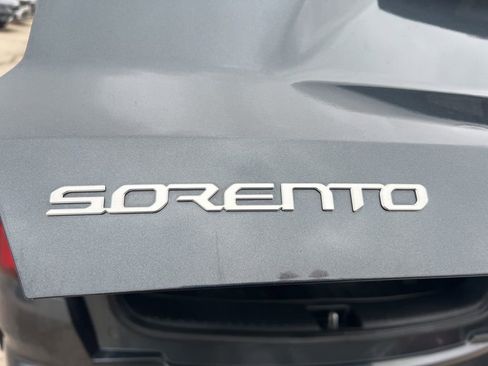 Used 2023 Kia Sorento SX image 34