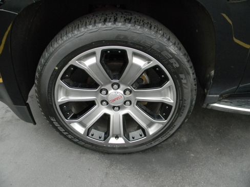 Used 2018 GMC Yukon XL Denali w/ Open Road Package image 2