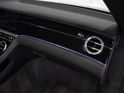 Used 2020 Bentley Continental GT V8 image 46