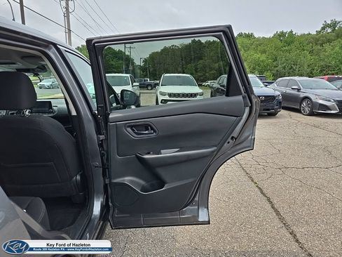 Used 2024 Nissan Rogue S AWD/4WD image 39