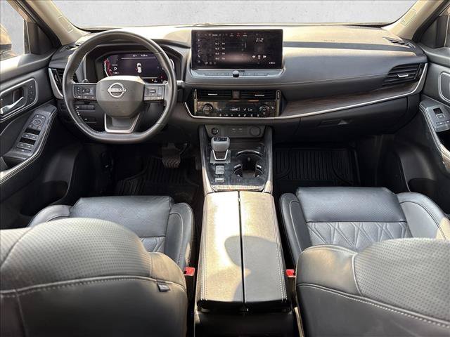 Used 2025 Nissan Rogue Platinum FWD image 23