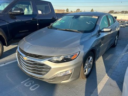 Used 2024 Chevrolet Malibu LT image 1