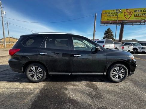 Used 2018 Nissan Pathfinder SL image 37