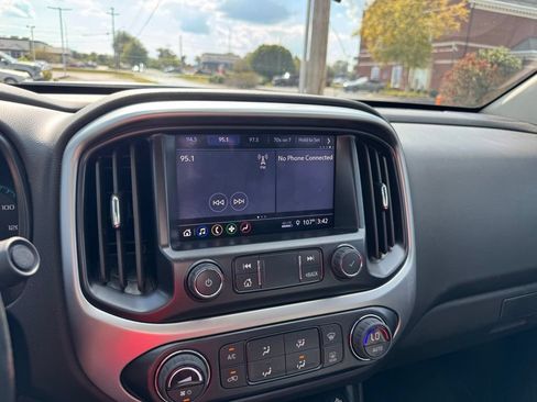 Used 2022 Chevrolet Colorado ZR2 AWD/4WD image 16