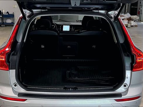 Used 2023 Volvo XC60 B6 Ultimate w/ Climate Package AWD/4WD image 5