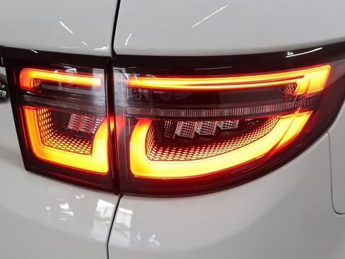 Used 2020 Land Rover Discovery Sport S image 30