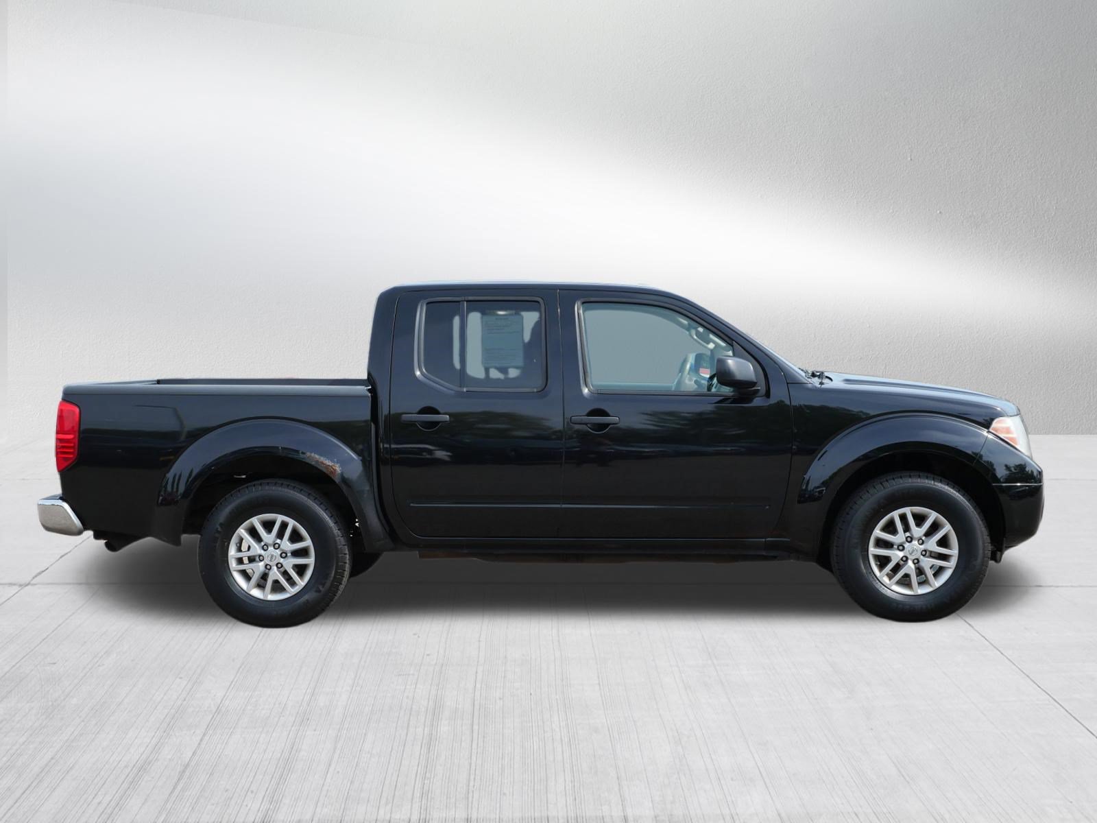 Used 2014 Nissan Frontier SV w/ SV Value Truck Package AWD/4WD image 8