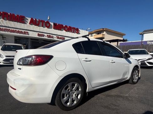 Used 2013 MAZDA MAZDA3 i Sport FWD image 2