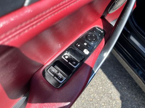 Used 2018 Kia Stinger GT2 AWD/4WD image 12