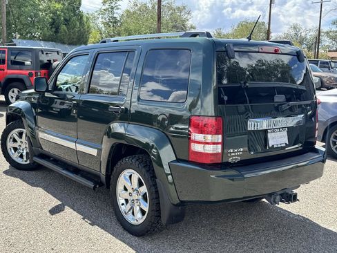Used 2011 Jeep Liberty Limited w/ Tire & Wheel Group AWD/4WD image 5