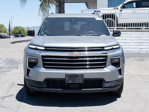 Used 2024 Chevrolet Traverse LT AWD/4WD image 3