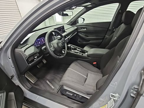 Used 2025 Honda Accord Sport image 11