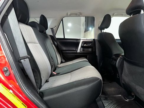 Used 2016 Toyota 4Runner SR5 AWD/4WD image 29