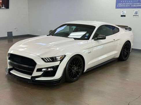 Used 2017 Ford Mustang GT Premium image 5