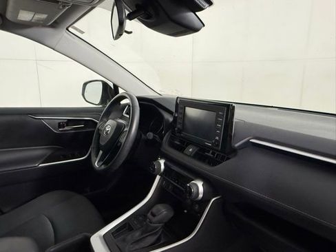 Used 2022 Toyota RAV4 XLE w/ Convenience Package image 32